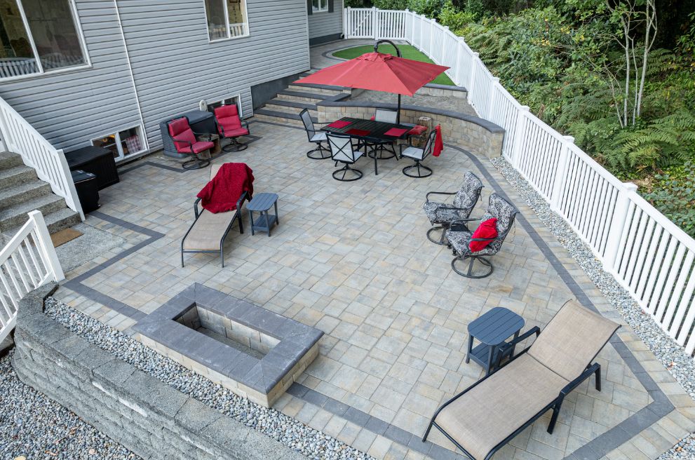outdoor living paver installation