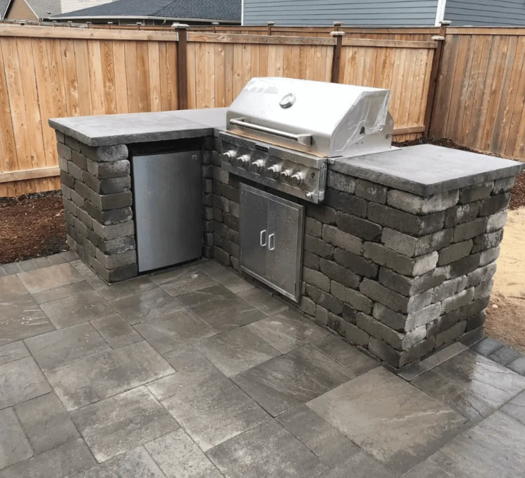 outdoor kitchen contractors about 2